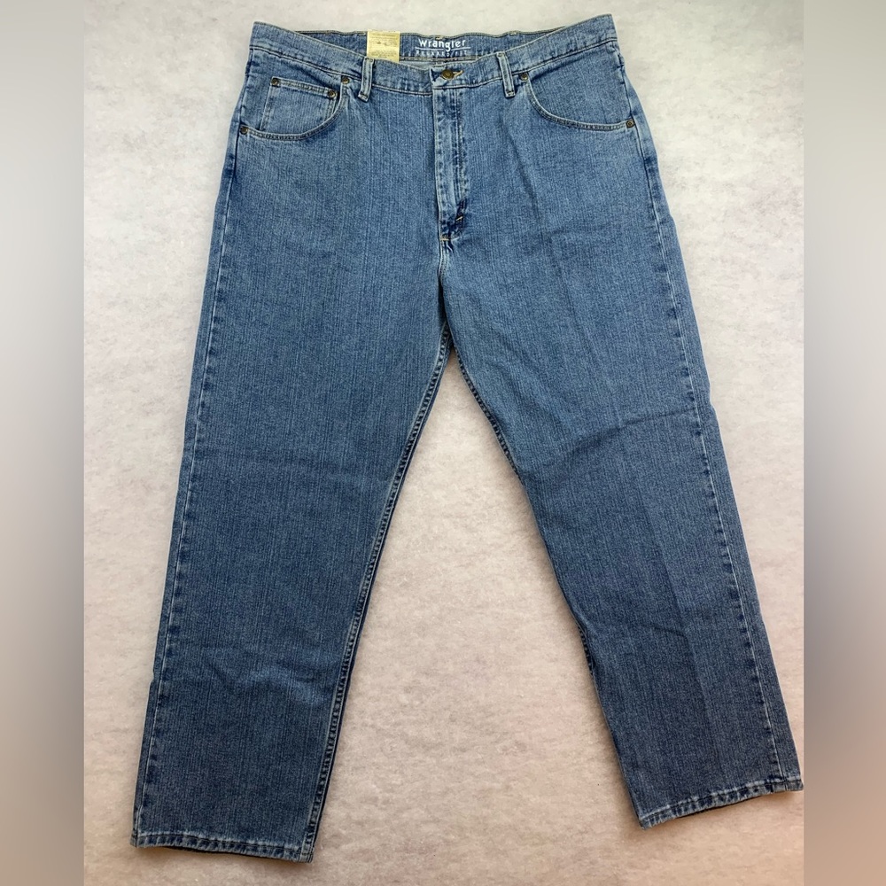 Wrangler relaxed fit jeans, size 40x30, blue denim, New